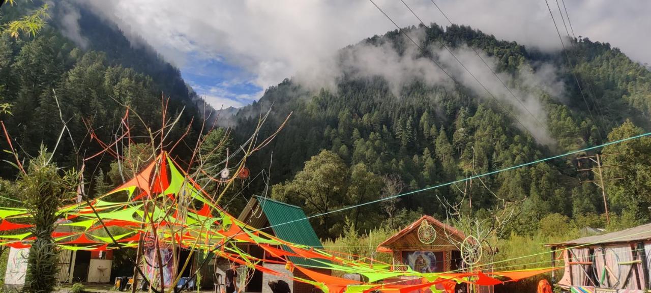 Stayhigh Camps & Cottages Kasol Dış mekan fotoğraf