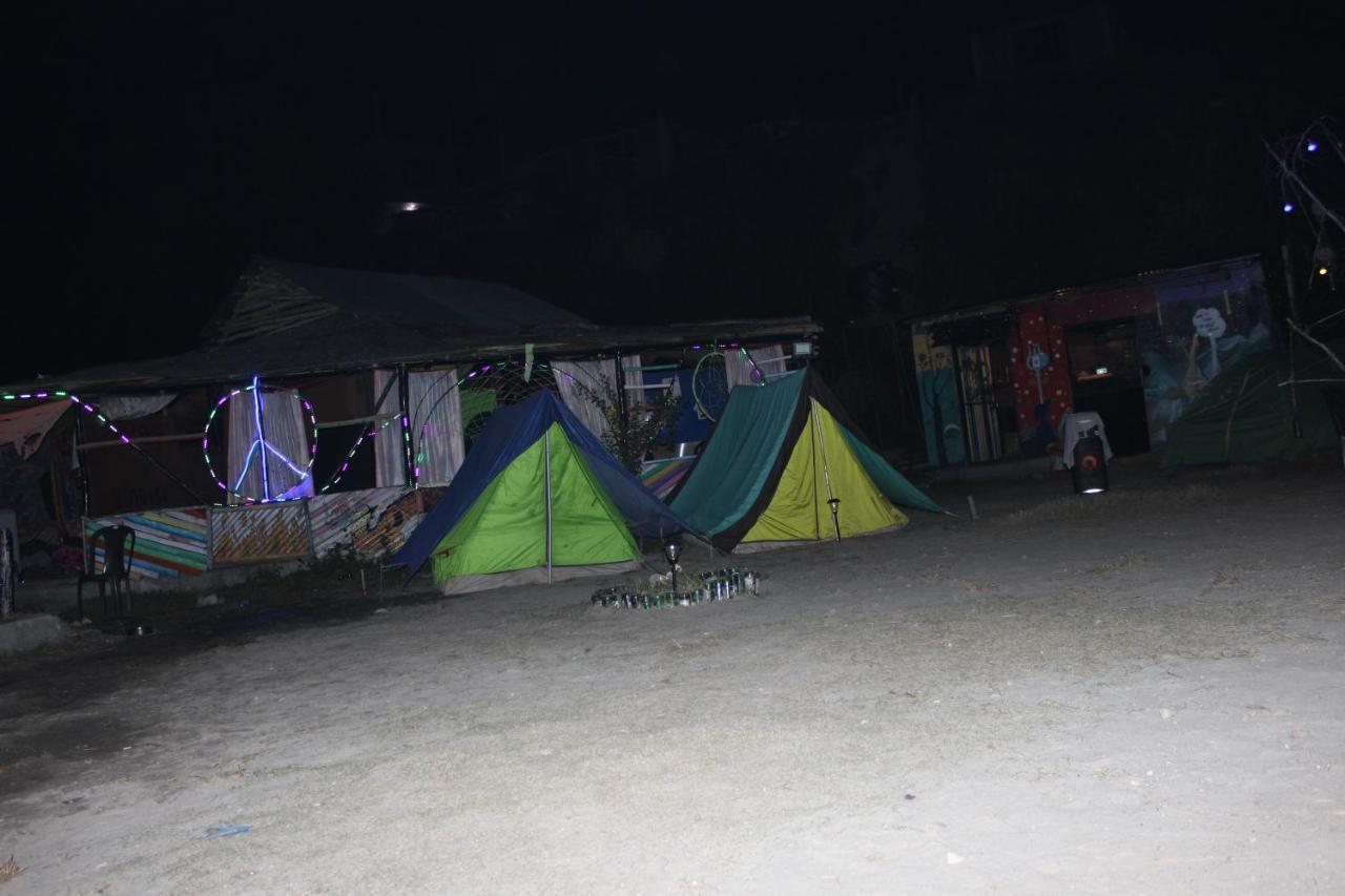 Stayhigh Camps & Cottages Kasol Dış mekan fotoğraf