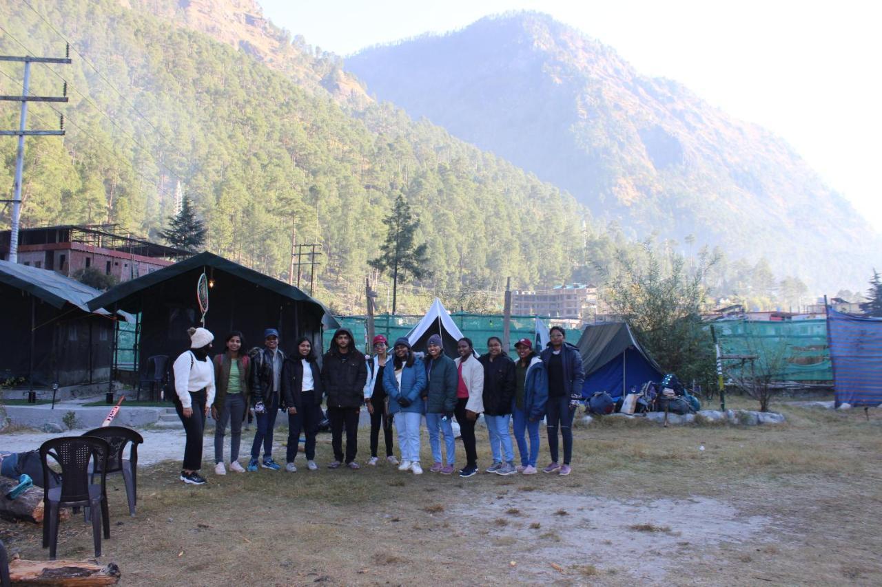 Stayhigh Camps & Cottages Kasol Dış mekan fotoğraf